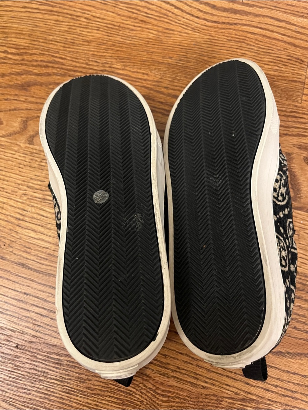 Tory Burch Soft Monogram Croco Embossed Slip On Sneaker size 8 - Picture 8 of 8